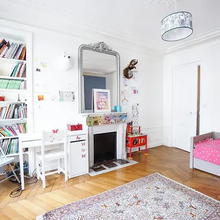 Beautiful Haussmanian In Apartment Paris