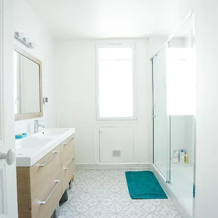 Beautiful Haussmanian In Apartment